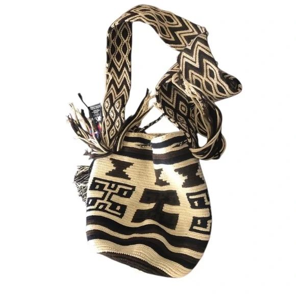 NWT SARAI WAYUU Black and Tan Patterned Woven Crossbody Bag Columbia made XL - Picture 8 of 16